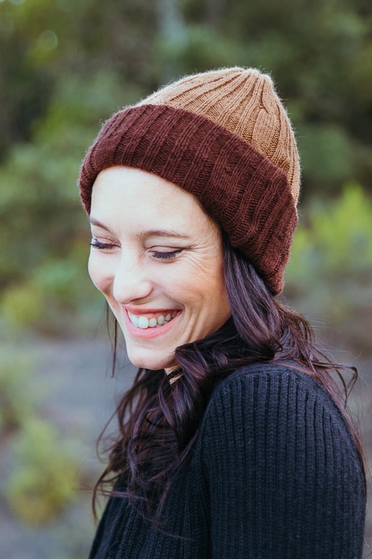 Bonnet chaud femme tricoté en laine d'alpaga à la main au Pérou